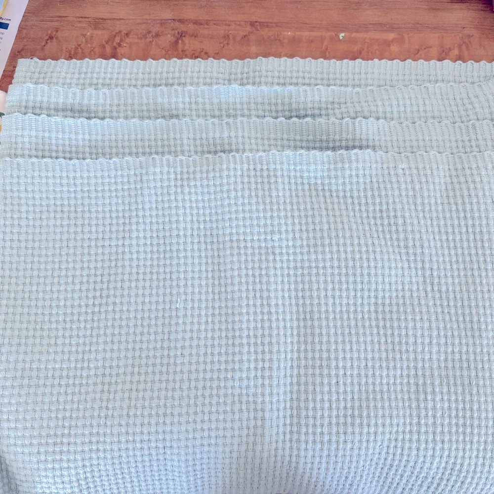 4 Nautica blue placemats